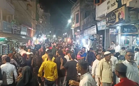 लोगो मे ईद को लेकर काफी उत्साह दो साल बाद फिर गुलज़ार हुआ ईद का बाज़ार