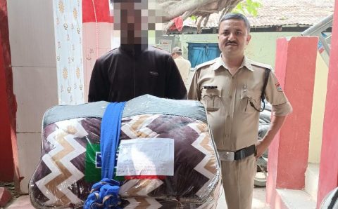 थाना बनभूलपुरा पुलिस ने कम्बल चोर को कम्बल के साथ किया गिरफ्तार