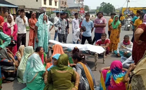 डॉक्टर द्वारा ऑपरेशन में की गई लापरवाही मृतका के परिजनों ने लापरवाही का आरोप लगाया