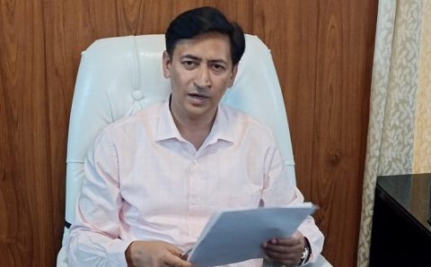 आयुक्त कैम्प कार्यालय में जनता दरबार में राजस्व, सड़क, विद्युत, पेयजल भूमि, अतिक्रमण,आदि से सम्बन्धित 37 शिकायतें लेकर पहुँचे फरियादी