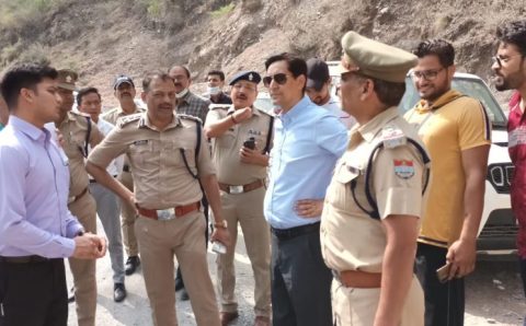 पार्किंग निर्माण के आधे-अधूरे कार्यों को देख नाराजगी दो दिन में पार्किंग को संचालित करें -आयुक्त कुमाऊँ