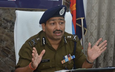 किराएदारों और मजदूरों को दस्तावेजों के सम्बन्ध में प्रस्तुत करना होगा शपथपत्र और अपने मूल थाने की सत्यापन रिपोर्ट/चरित्र प्रमाण पत्र-पुलिस महानिदेशक अशोक कुमार