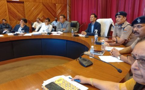 मण्डलायुक्त दीपक रावत की अध्यक्षता में नैनीताल-भीमताल मास्टर प्लान को लेकर बैठक > देखे विडिओ