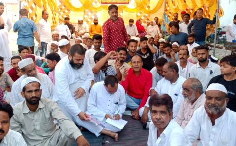 गरीबो के साप्ताहिक शनिबाज़ार के ठेके प्रथा को लेकर व्यापारियों अधिकारियो का भिन्न भिन्न मत जानिए क्या है पूरा मामला…देखे VIDEO