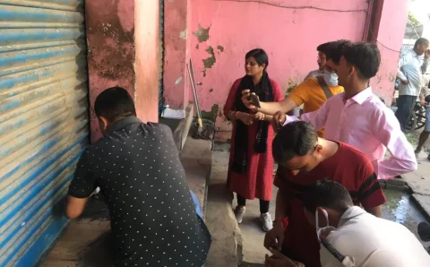 शराब बेचने वालों में हड़कंप हल्द्वानी के ट्रांसपोर्ट नगर में प्रशासन की कार्यवाही