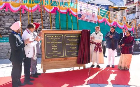 प्रधानमंत्री मोदी ने उत्तराखण्ड के माणा गांव में आयोजित कार्यक्रम में 3400 करोड़ रूपए से अधिक की विभिन्न विकास परियोजनाओं का शिलान्यास किया