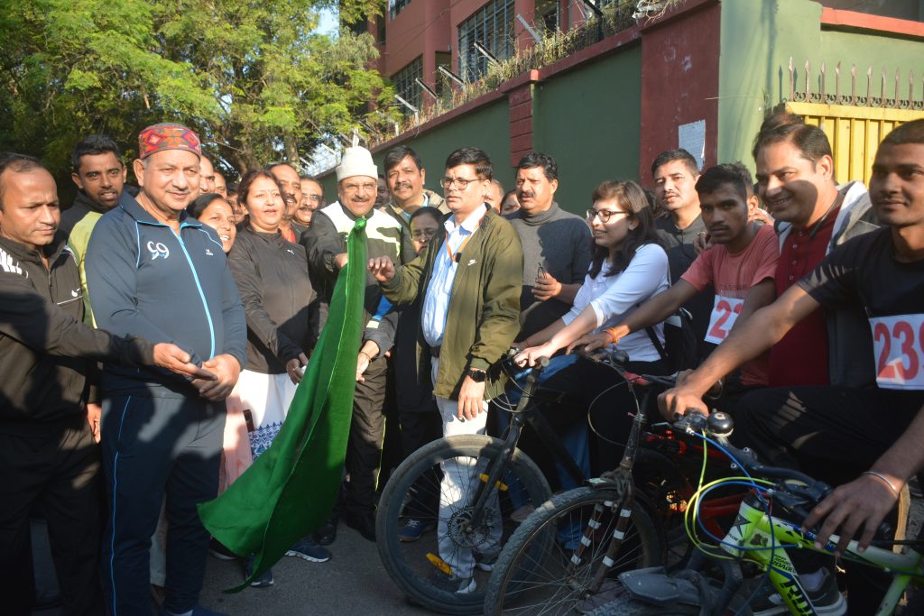साईकिल रैली एवं रन फॉर यूनिटी (राष्ट्रीय एकता दिवस) खिलाडियों को हरी झडी दिखा कर कार्यक्रम का किया शुभारम्भ
