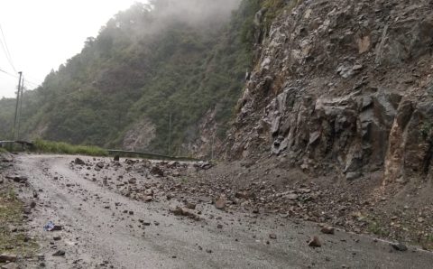 वर्तमान में लगातार बारिश यात्रा करते समय यात्री विशेष सावधानी बरते…देखे VIDEO