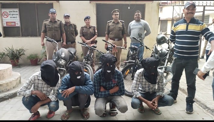 ट्रांजिट कैंप: (उधम सिंह नगर) चोरी की 4 मोटर साइकिल सहित कुख्यात चोरों को पुलिस ने किया गिरफ्तार