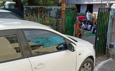 डीआईजी आवास से चंद कदमो की दूरी नौनिहालों की मज़बूरी ?