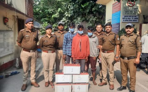 सोलर बैट्रियाँ बरामद कर 03 अभियुक्तों को कोतवाली लालकुआं पुलिस टीम पहुंचाया सलाखों की पीछे