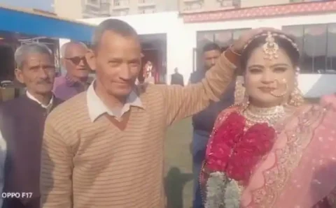 ऑटो चालक ने ईमानदारी दिखाई मंडप में लाखो के जेवरात दे खुशियाँ लौटाई गूंज उठी शहनाई