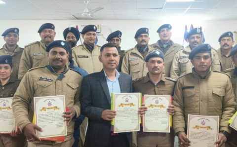 कुमायूँ परिक्षेत्र में कानून /शान्ति व्यवस्था ,जनहित , जागरुकता ,राहत बचाव,अन्य क्षेत्रों में अच्छा कार्य करने वाले 83 पुलिस अधिकारियों/ कर्मचारियों को प्रसंशा पत्र एव प्रतीक चिन्ह से किया सम्मानित