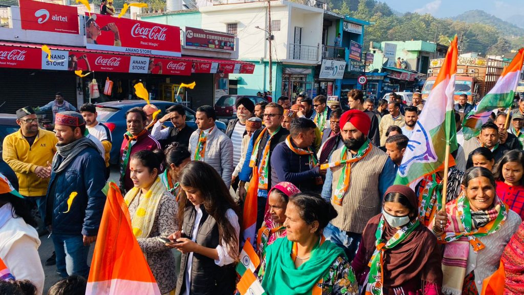 कांग्रेसियों ने काठगोदाम, बमौरी और बनभूलपुरा विधानसभा के तीन ब्लाको में निकाली हाथ से हाथ जोड़ो यात्रा