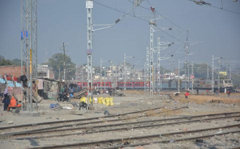 हल्द्वानी रेलवे स्टेशन आधुनिकीकरण से बाहर राष्ट्रीय लालकुआं समेत कुमाऊं के इन चार रेलवे स्टेशनों का होगा कायाकल्प आधुनिकीकरण रेल मंत्रालय जल्द जारी करेगा 20-20 करोड़ रुपए
