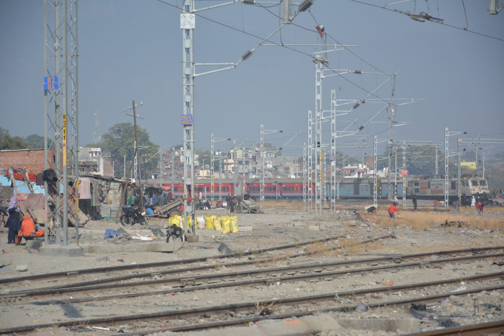 हल्द्वानी रेलवे स्टेशन आधुनिकीकरण से बाहर राष्ट्रीय लालकुआं समेत कुमाऊं के इन चार रेलवे स्टेशनों का होगा कायाकल्प आधुनिकीकरण रेल मंत्रालय जल्द जारी करेगा 20-20 करोड़ रुपए