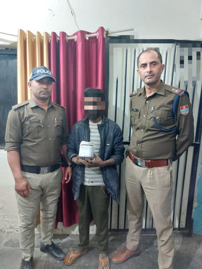बनभूलपुरा पुलिस ने शातिर चोर को 26000 रुपये के साथ 12 घंटो में ही किया गिरफ्तार