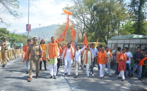 श्रीराम के जयकारों एवम ध्वज पताका के साथ हलद्वानी में भव्य शोभायात्रा निकाली गई>>देखे VIDEO