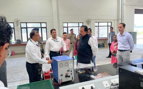 अजय भट्ट ने रक्षा जैव ऊर्जा अनुसंधान संस्थान गोरापडाव में किया निरीक्षण