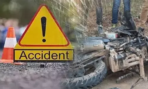 काठगोदाम ऑटो मैकेनिक घायल पत्नी की हुई मृत्यु अज्ञात वाहन ने टैम्पो को मारी टक्कर