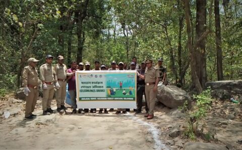 हल्द्वानी वन प्रभाग की जौलासाल रेंज में स्वच्छता अभियान में ईको-चौपाल का आयोजन,भारी संख्या में जुड़े स्वंय सेवक ‘‘>VIDEO