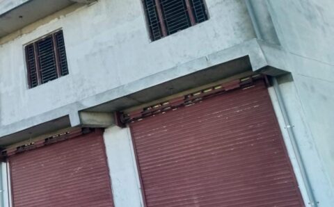 ऋचा सिंह द्वारा अवैध व्यवसायिक भवन को सील करने की कार्रवाई की गई है