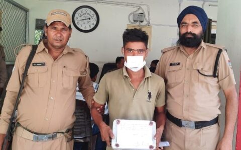 अवैध असलाह लेकर निकले थे फेमस होने का शौक पूरा करने पुलिस ने पहुंचाया सलाखों के पीछे