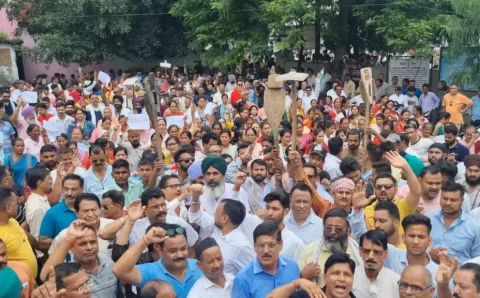 किसानो ने भरी हुंकार लेकर रहेंगे अपना अधिकार रेरा एक्ट के खिलाफ विशाल जुलूस, 100 घंटे का अल्टीमेटम > VIDEO
