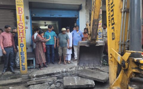 ट्रांसपोर्ट नगर में पक्के अतिक्रमण को हटाया शेष बचे अतिक्रमण के लिए दो दिन का समय बिना किसी नोटिस के अतिक्रमण हटा दिया जाएगा-ऋचा सिंह