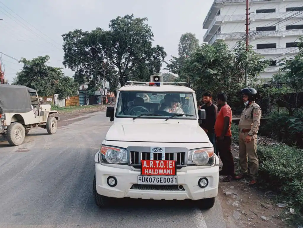 हादसो के पश्चात ही कुम्भकर्णी नींद से जागता है परिवहन विभाग वाहन चालकों पर चैकिंग के नाम पर गिरी गाज