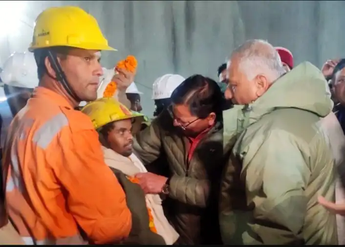 श्रमिकों और उनके परिजनों के चेहरे की खुशी ही मेरी ईगास-बगवाल-पुष्कर सिंह धामी>VIDEO