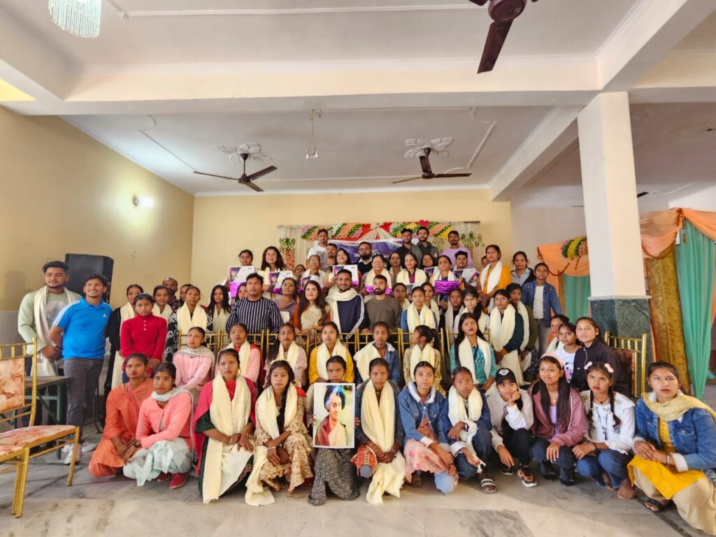 युवा कांग्रेस अध्यक्ष विशाल सिंह भोजक के नेतृत्व में 10 महिलाओ व शिक्षा में बेहतर प्रदर्शन कर रही 50 छात्राओं को भी सम्मानित किया गया