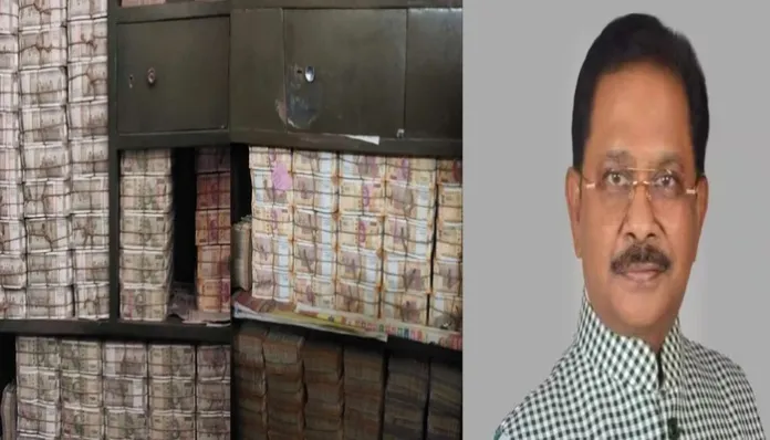 रांची कांग्रेस नेता धीरज प्रसाद साहू के घर और कार्यालयों से इनकम टैक्स छापेमारी में 300 करोड़ की नकदी बरामद