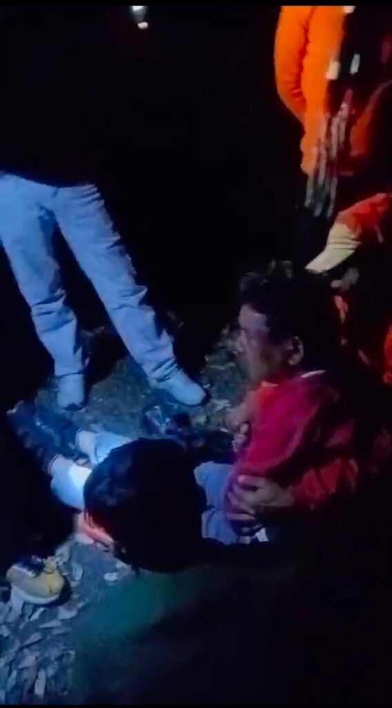 गहरी खाई में गिरे एक व्यक्ति को रामगढ़ पुलिस ने रेस्क्यू कर सकुशल बचाया