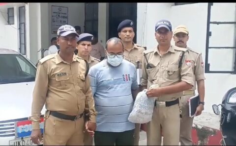 03 किलोग्राम चरस के साथ मुक्तेश्वर निवासी काठगोदाम पुलिस ने किया गिरफ्तार>VIDEO