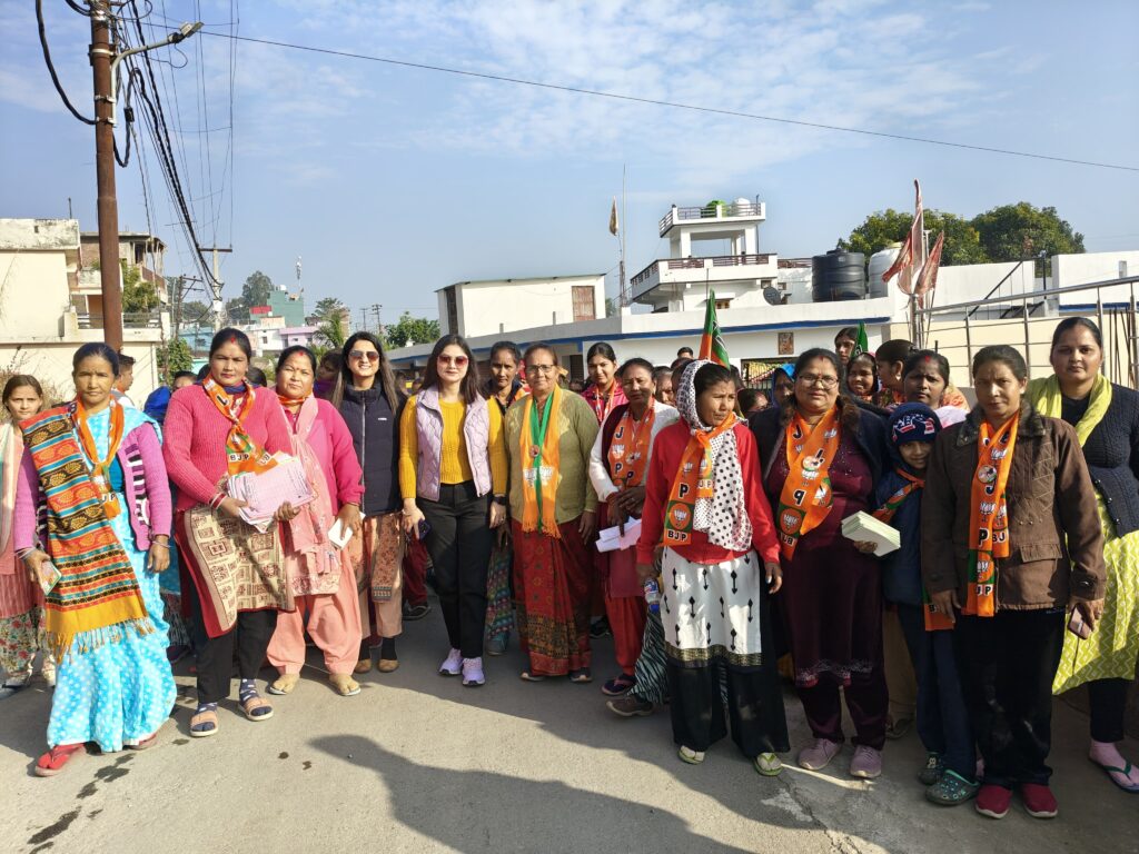 विद्या देवी ने मातृ शक्ति के साथ कमल के फूल मोहर लगा विजयी बनाने का जनसहयोग लिया