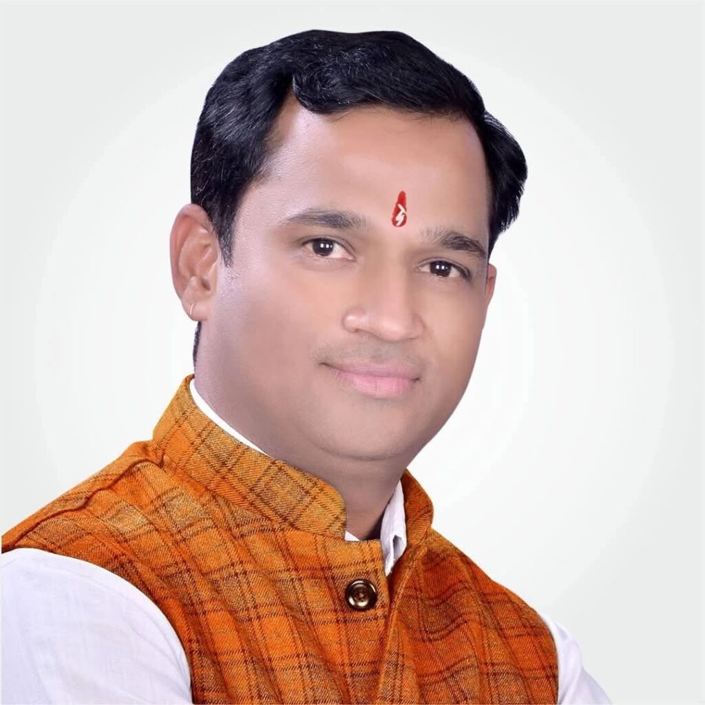 मधुकर श्रोत्रीय हल्द्वानी व नीरज बिष्ट काठगोदाम के भाजपा नगर मंडल अध्यक्ष बने