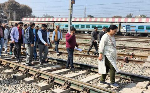 लालकुआं रेलवे स्टेशन विस्तारीकरण कार्यो की गुणवत्ता से समझौता नहीं > रेल प्रबंधक बीना सिन्हा