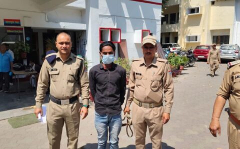 छोटी रोड मोहम्मदी मस्जिद बनभूलपुरा से 01 वारंटी गिरफ्तार