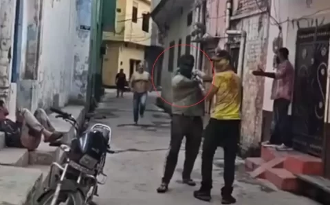 बड़ी खबर >पिचकारी से रंग के बजाए निकली गोली बिजली कर्मी और भाजपा के बूथ अध्यक्ष जख्मी>VIDEO