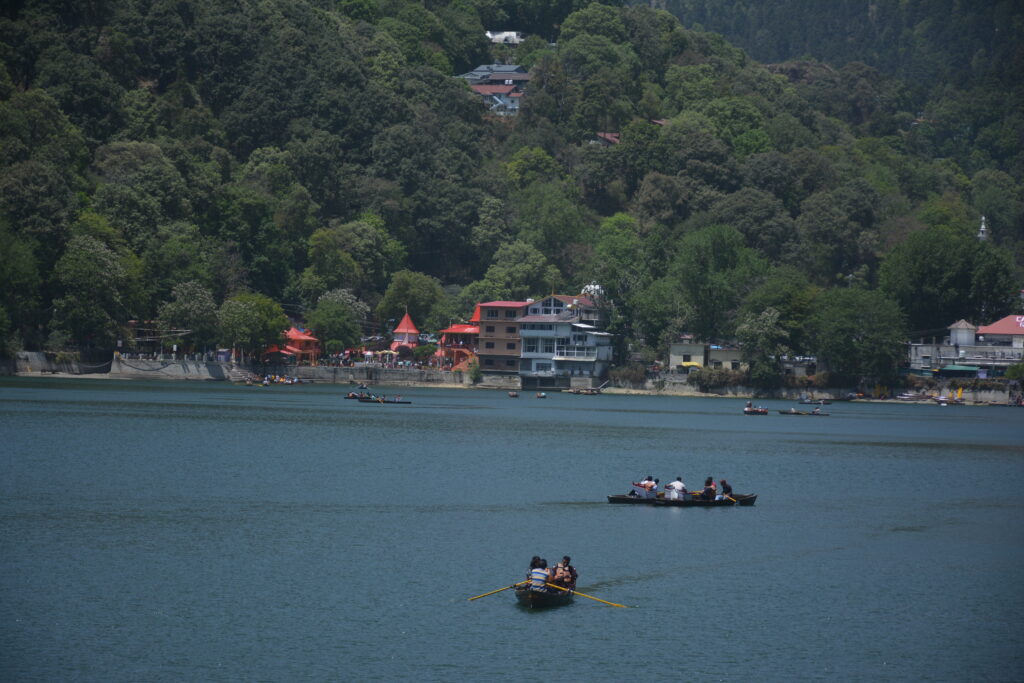 वीकेंड पर पर्यटन नगरी नैनीताल खाली कारोबार पर विपरीत असर होटल एसोसिएशन की प्रशासन से व्यवस्थाओं को पटरी में लाने की मांग