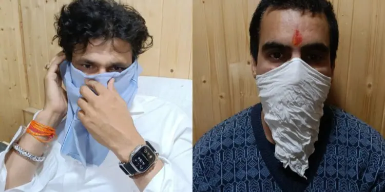 एक हस्ताक्षर के 50,000 हज़ार मुख्य कोषाधिकारी व अकाउंटेंट रिश्वत खोर 1.20 लाख रुपये रिश्वत रंगे हाथों गिरफ्तार,,,,,