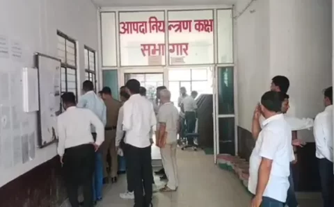 तहसीलदार न्यायालय रुड़की में रिश्वतखोर पेशकार रिश्वत लेते गिरफ्तार,,,,,,,