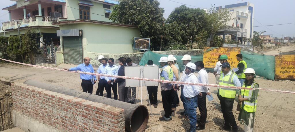 सचिव चंद्रेश यादव द्वारा एडीबी परियोजना का स्थलीय निरीक्षण कर कार्यों को तेजी से करने हेतु अधिकारीयों को निर्देशित किया