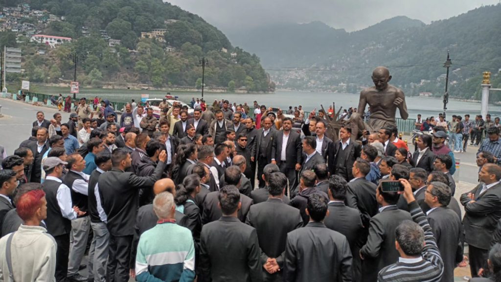 शांत वादियों नैनीताल में सांप्रदायिक बवाल जनाक्रोश बाजार-स्कूल बंद, सड़कों पर तनाव पुलिस की अपील> VIDEO