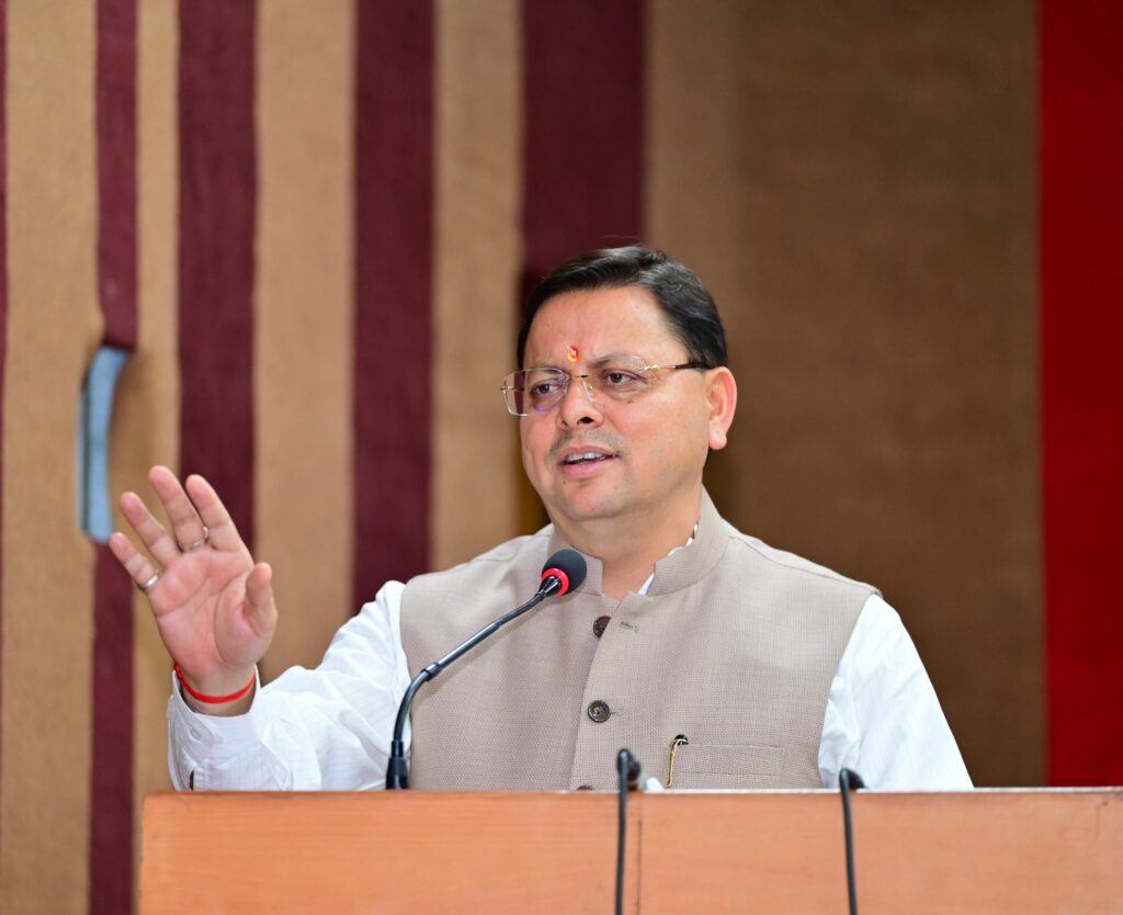 पत्रकार समाज का महत्वपूर्ण स्तंभ हर परिस्थिति में जनहित के कार्यों को प्राथमिकता देते हैं-मुख्यमंत्री धामी