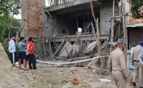 कहा है नैनीताल जिला विकास प्राधिकरण निर्माणाधीन बिल्डिंग के छत गिरी दो मजदूर दबे अग्निशमन ने किया रेस्क्यू-VIDEO