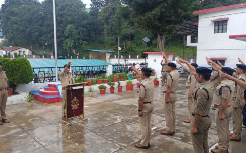 एसएसपी नैनीताल ने पुलिस कर्मियों को पर्यावरण संरक्षण और प्लास्टिक पर निर्भरता को कम करने की दिलाई शपथ>VIDEO